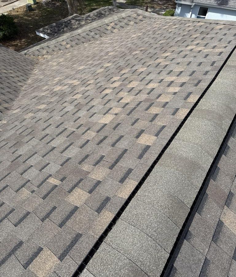 Pristine Weathered Shadow shingle roof installed by Providential Roofing in Lakewood Ranch, Florida
